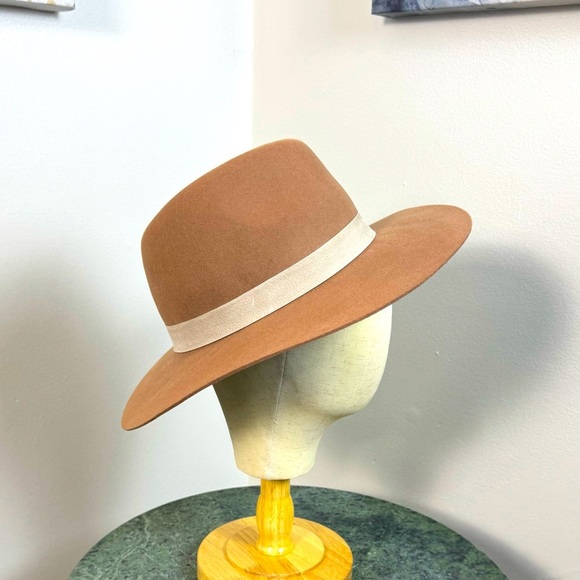 Chic Two-Tone Wool Hat Tan and Pink Wide-Brimmed Hat with Decorative Cream Band - Picture 3 of 6